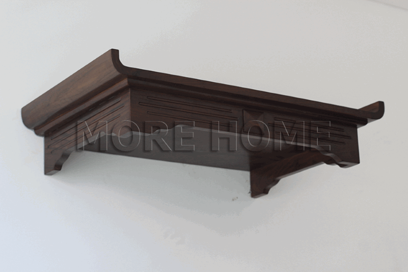 Nội thất Morehome chuyên sản xuất bàn thờ treo tường bằng gỗ óc chó với kích thước theo yêu cầu, đảm bảo thẩm mỹ, chất lượng đến tay người sử dụng.